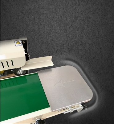 Automatische continu bandverzegel voor plastic en aluminium folie zakken in kledingwinkels