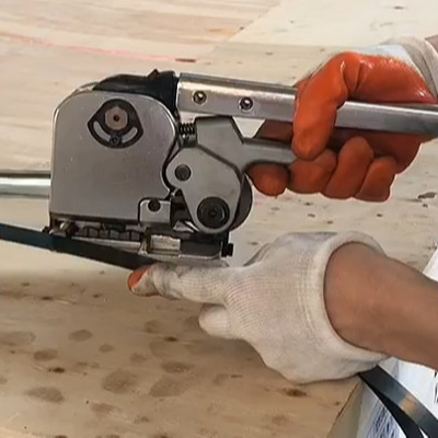 Handmatige machine voor het vastmaken van stalen banden met een breedte van 12,7-19 mm
