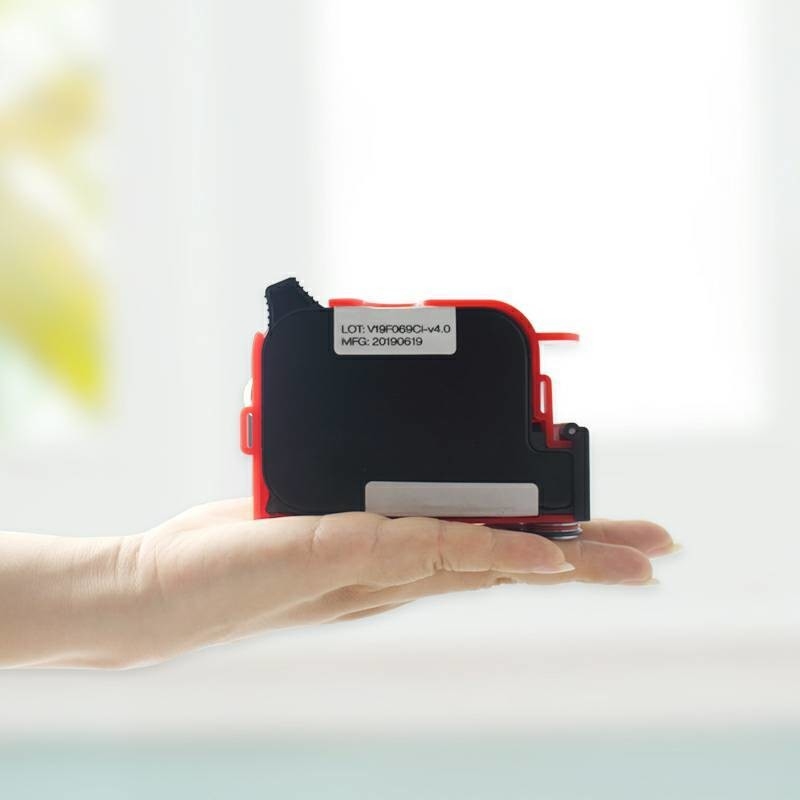 Semi-automatische 12 mm hoge mini handdrukker met inkjetprinter voor kartonnen zak metalen houten buizen